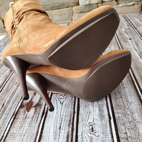 NWOT Michael Kors Vienna Suede Tassel Boot, Flaws - Picture 9 of 10